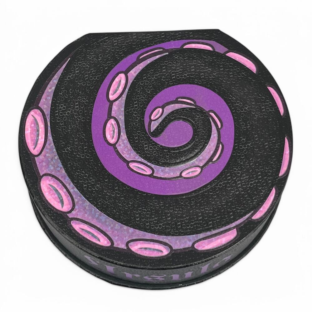 Besame Disney Villains Ursula's Shell Compact with Highlighter Little Mermaid - Picture 6 of 13